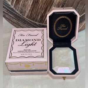 Too Faced Diamond Light Multi-Use Diamond Fire Highlighter • 12g / 0.42oz